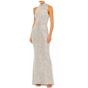 IEENA BY MAC DUGGAL METALLIC GOWN